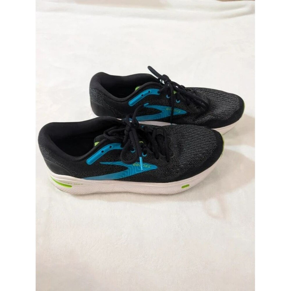 Size 12 Brooks Ghost Max Running shoes